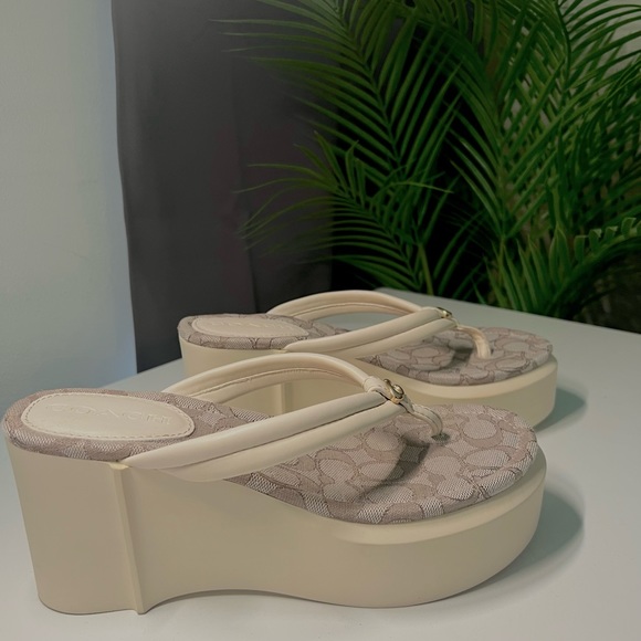 coach platform flip flops